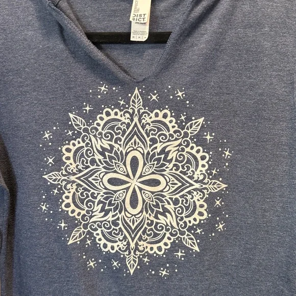 District Boho Mandala Graphic Hoodie Shirt Navy Blue Long Sleeve Soft M - Picture 4 of 6